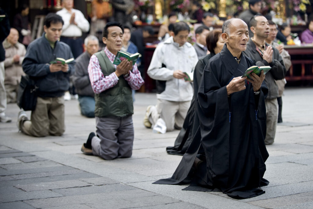 Worshipers, Lonshan Temple, Taipei, Taiwan